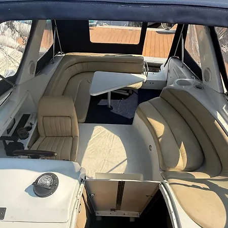 Barco La Bella Botel